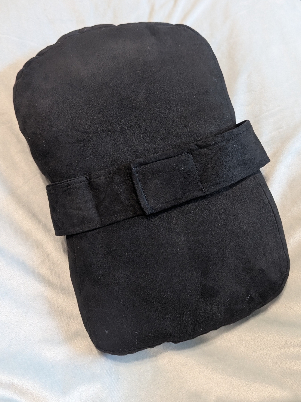 Knee Pillow With Velcro Leg Strap for Side Sleepers - Picture 2 of 8